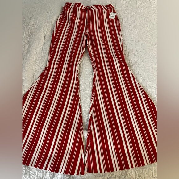 NWT Free People Just Float On Printed Flare Jeans in DK Red size 32 - Picture 2 of 8